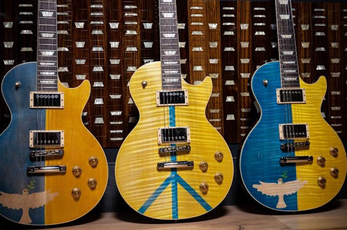Nile Rodgers, Slash & More Support Gibson’s ‘Guitars For Peace’ Auction